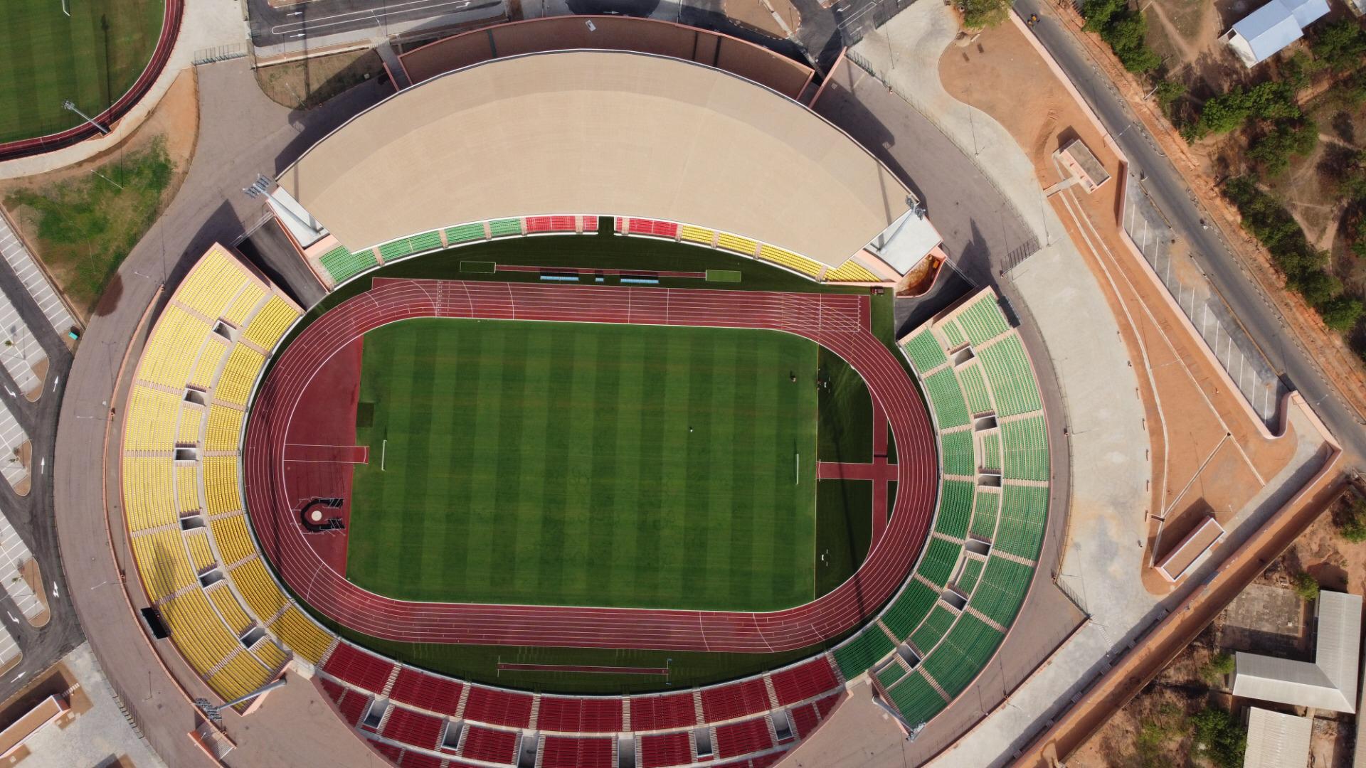 Pista Atletismo e relva sintética