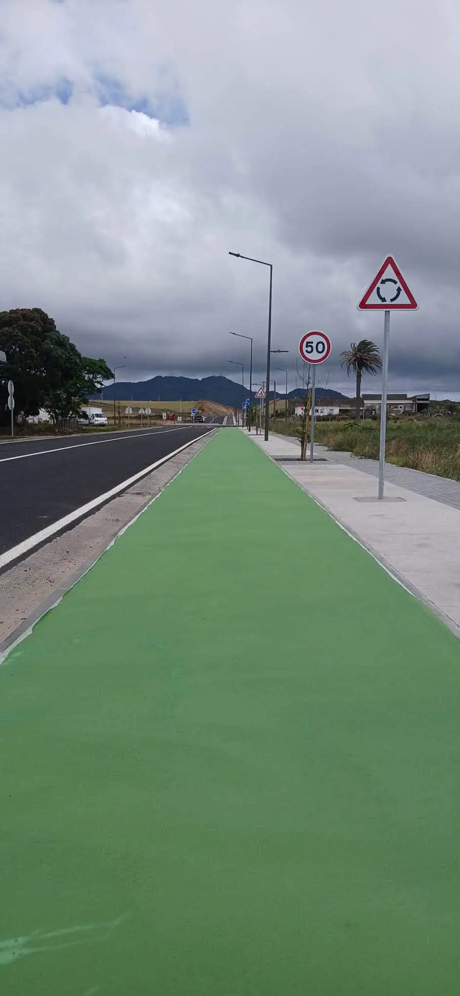 Revestimento Sintético Verde para Pavimentos Pedonais e Ciclovias