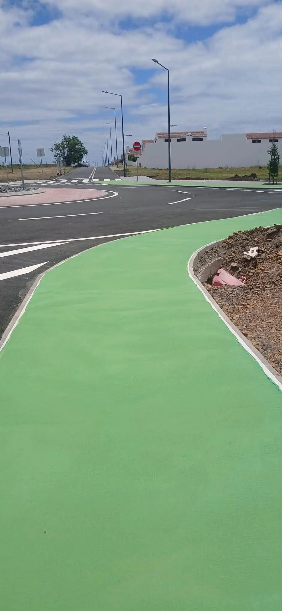 Revestimento Sintético Verde para Pavimentos Pedonais e Ciclovias